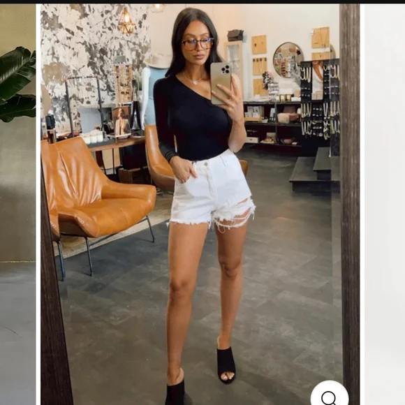 Rolla's High Rise Dusters Shorts - Size 28 - Picture 3 of 16